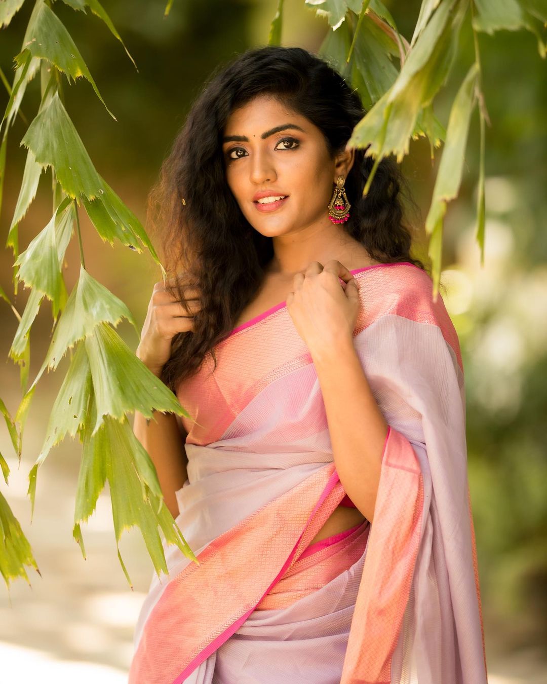 Eesha Rebba Stunning Latest Saree Photoshoot Collection