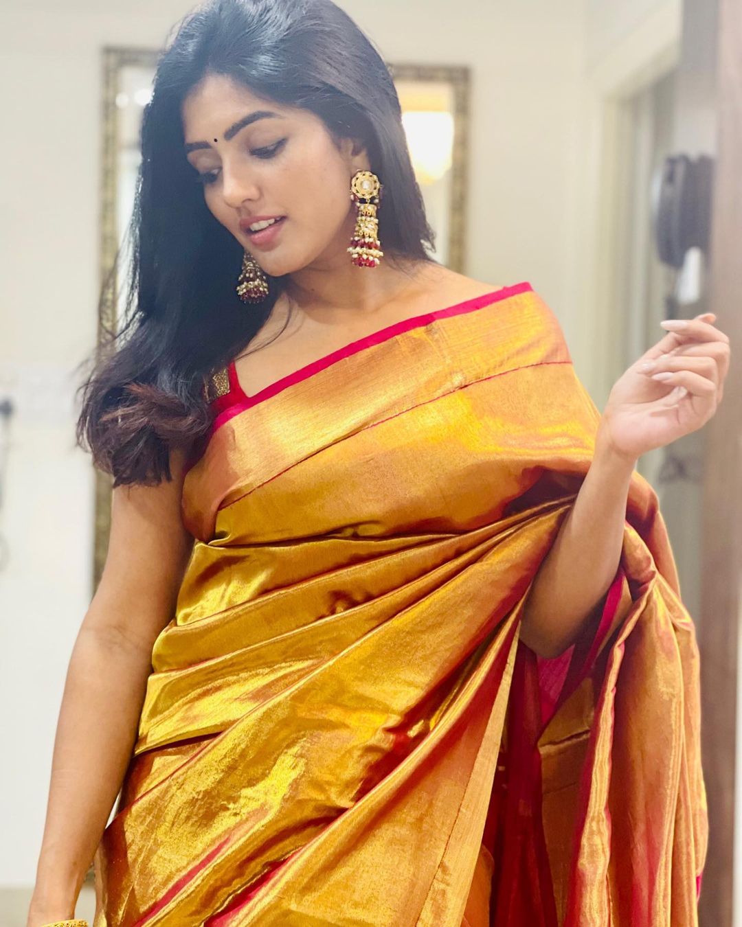 Eesha Rebba Stunning Saree Photos Traditional Indian Fashion