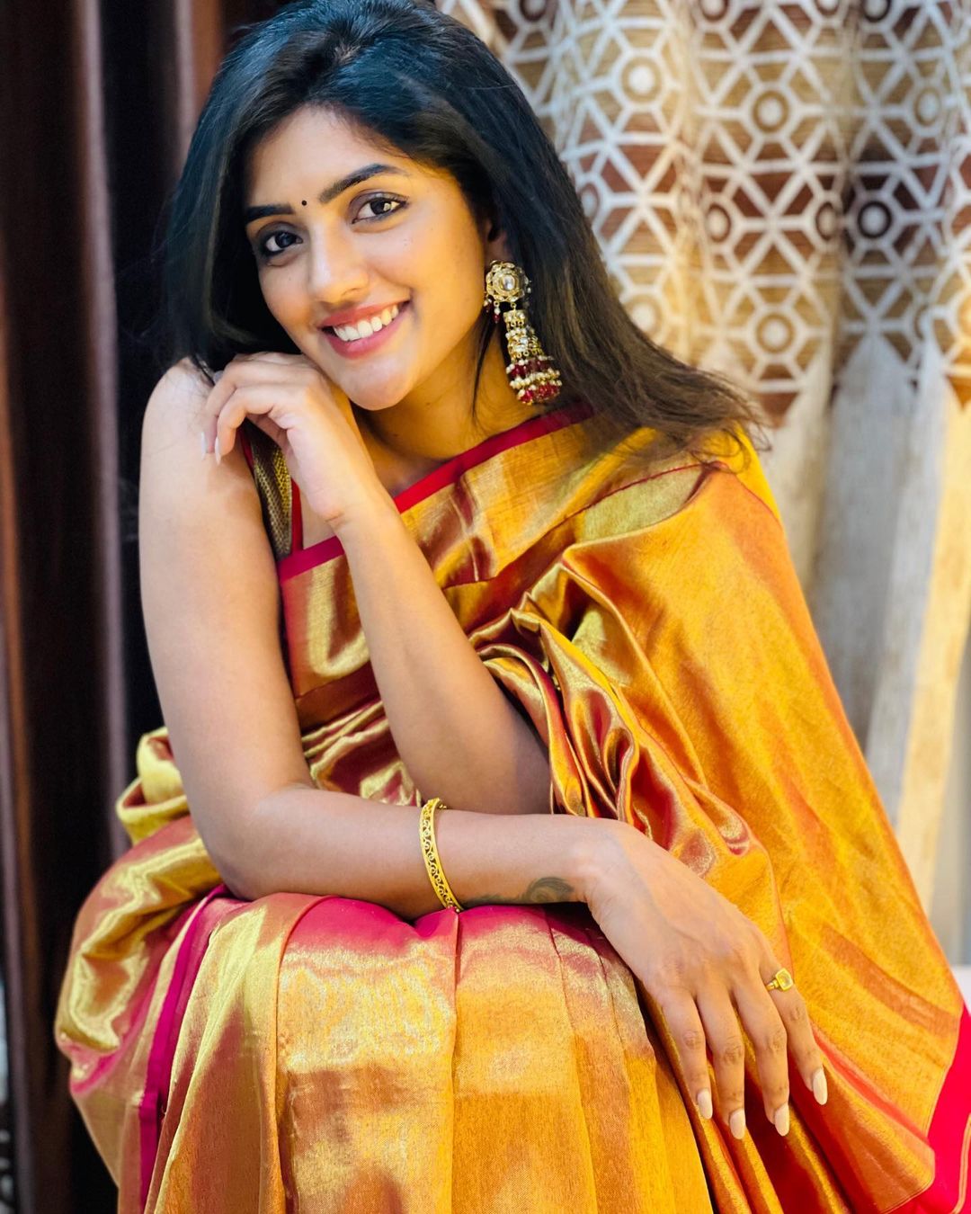 Eesha Rebba Stunning Saree Photos Traditional Indian Fashion