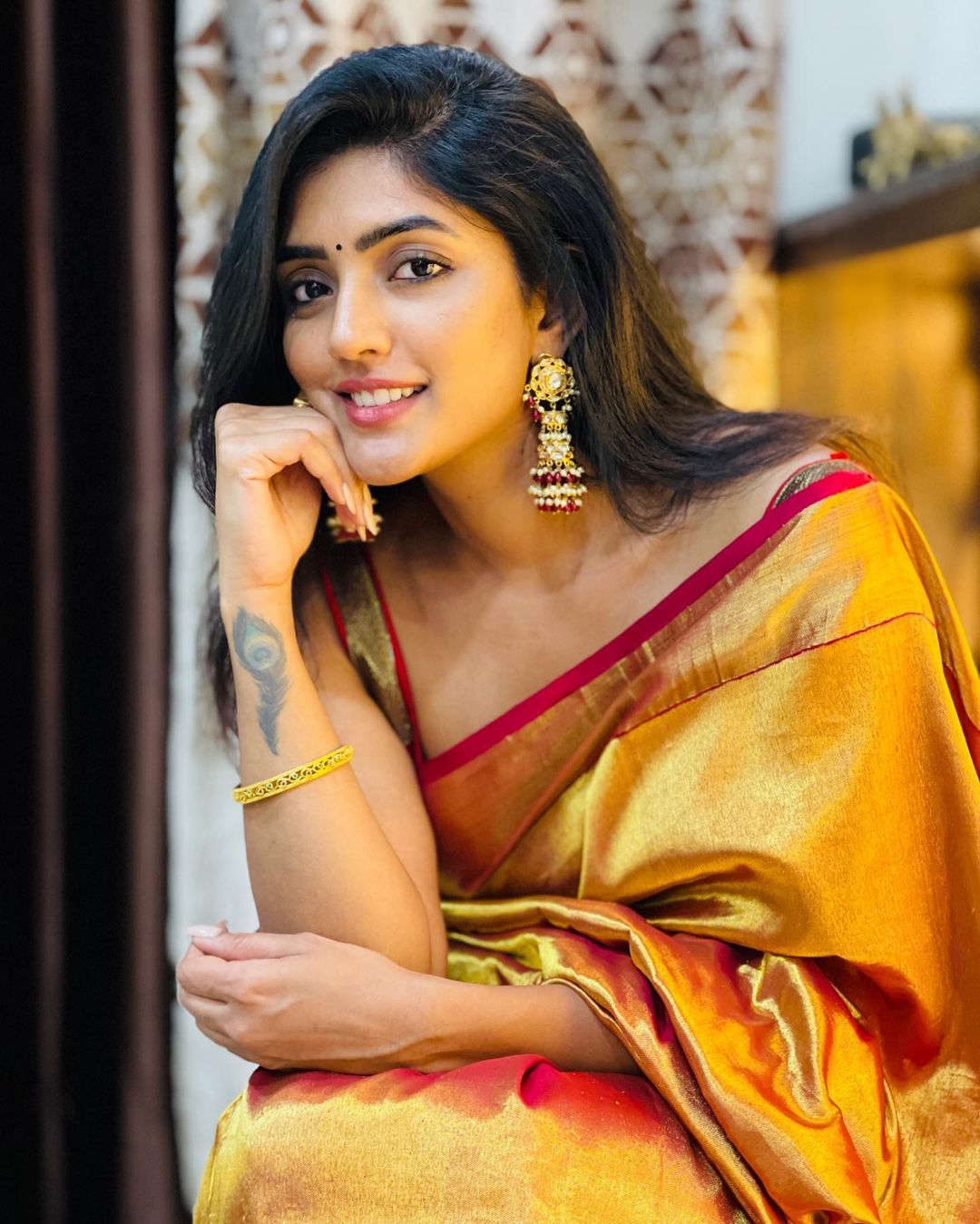 Eesha Rebba Stunning Saree Photos Traditional Indian Fashion