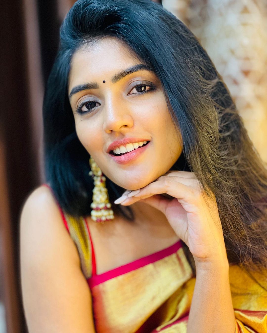 Eesha Rebba Stunning Saree Photos Traditional Indian Fashion