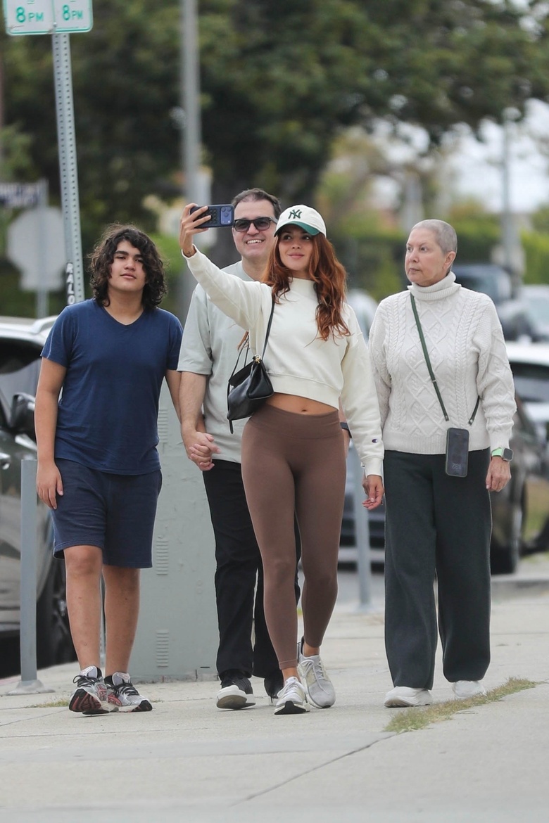 Eiza Gonzalez Steals the Show with Effortlessly Chic Hollywood Glamour