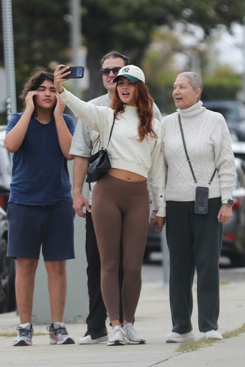 Eiza Gonzalez Steals the Show with Effortlessly Chic Hollywood Glamour