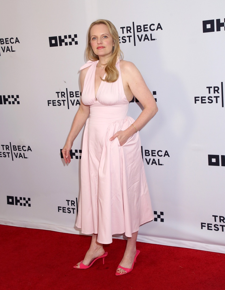 Elizabeth Moss Captivates in Stunning Ensemble at Hollywood Event