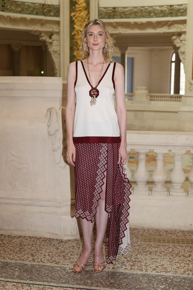 Elizabeth Debicki Commands the Runway at Paris Fashion Week