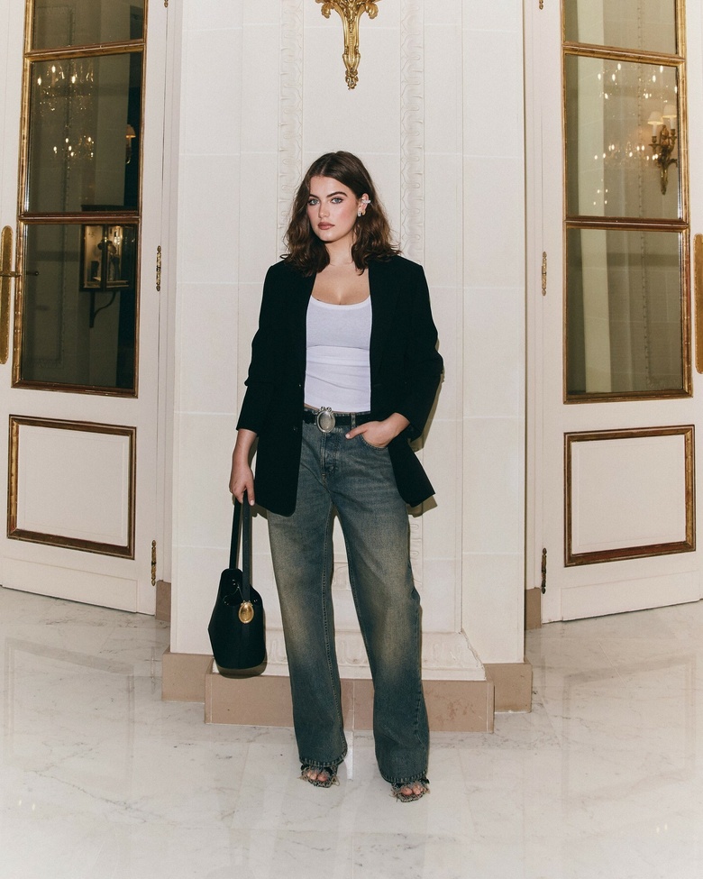 Ella Bright Steals the Spotlight at Paris Fashion Week Glamour Event