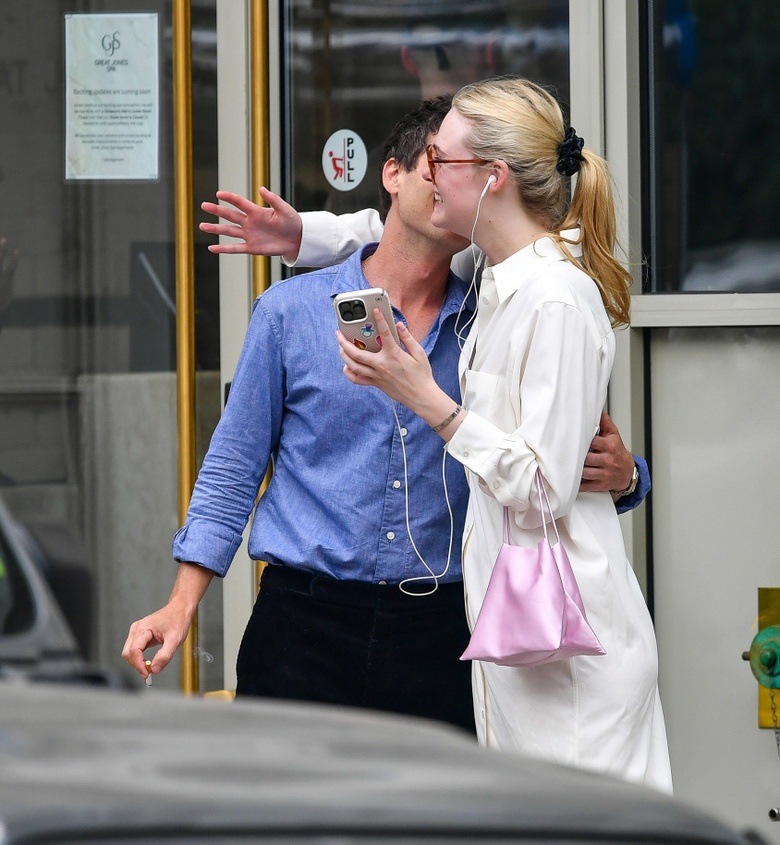 Elle Fanning's Stunning Look Captures Global Admiration