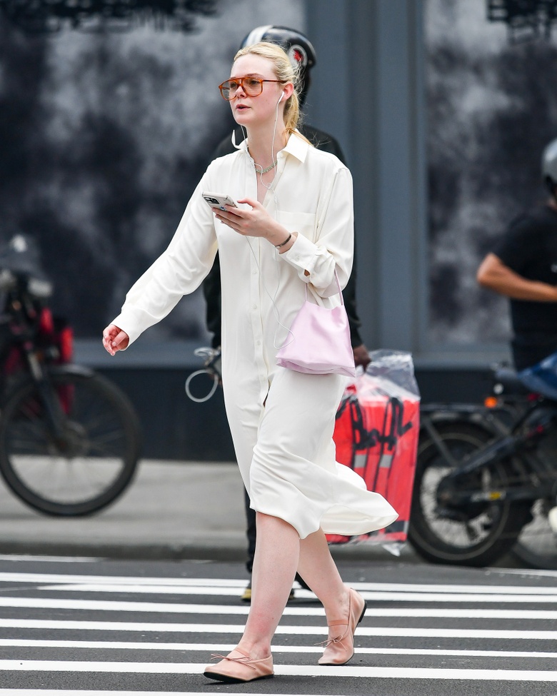 Elle Fanning's Stunning Look Captures Global Admiration
