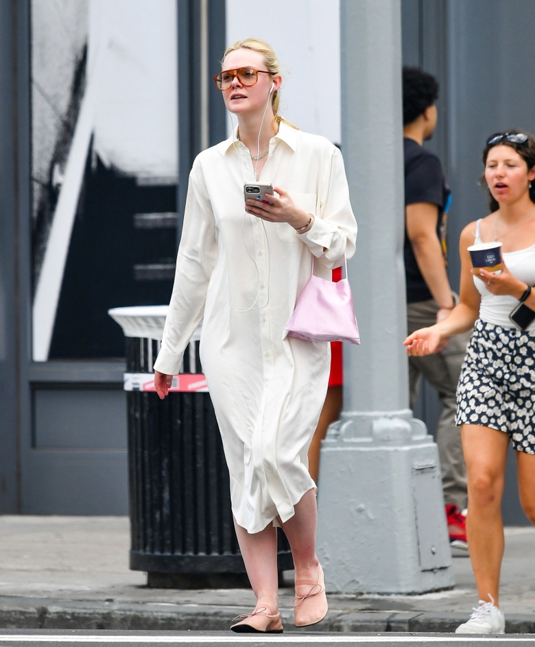 Elle Fanning's Stunning Look Captures Global Admiration