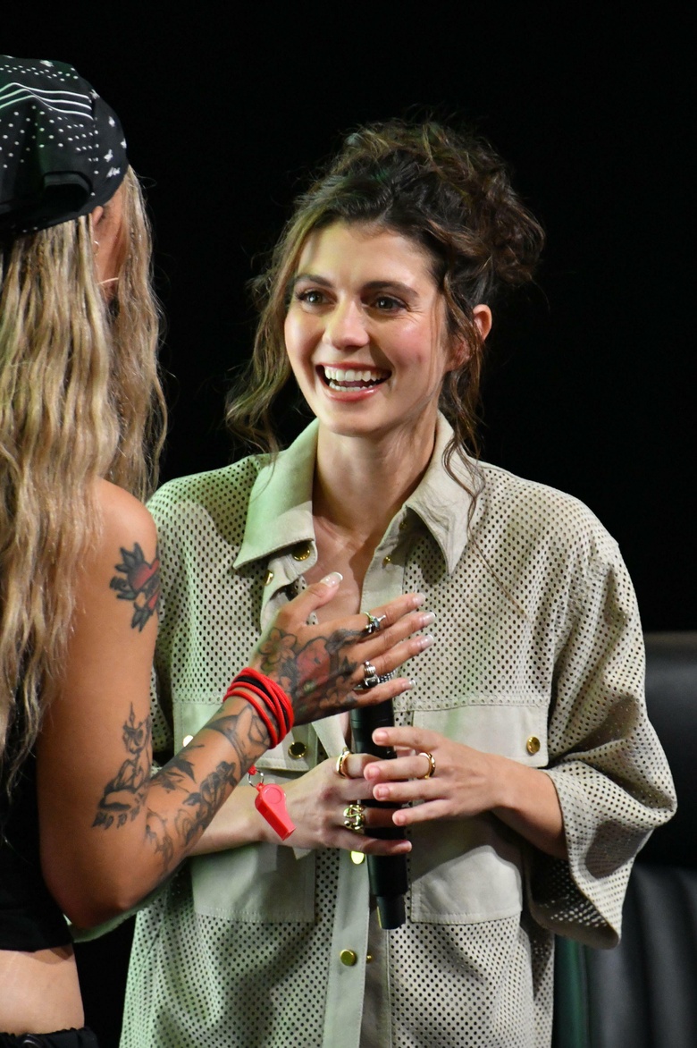 Emily Bader Steals the Spotlight: Glamour and Grace at Major Hollywood Events
