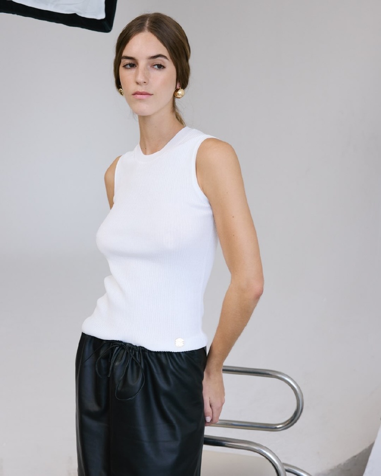 Emily Feld Steals the Spotlight at Atelier38 Fashion Event