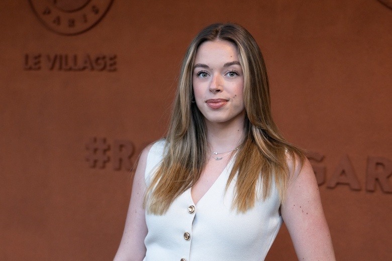 Emma Broyon's Stunning Look Captures Fan Attention
