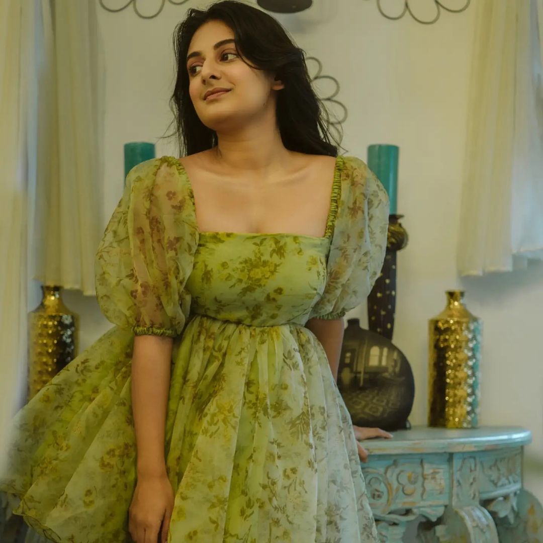 Esther Anil's Ethereal Glow: A Dreamy Indoor Session