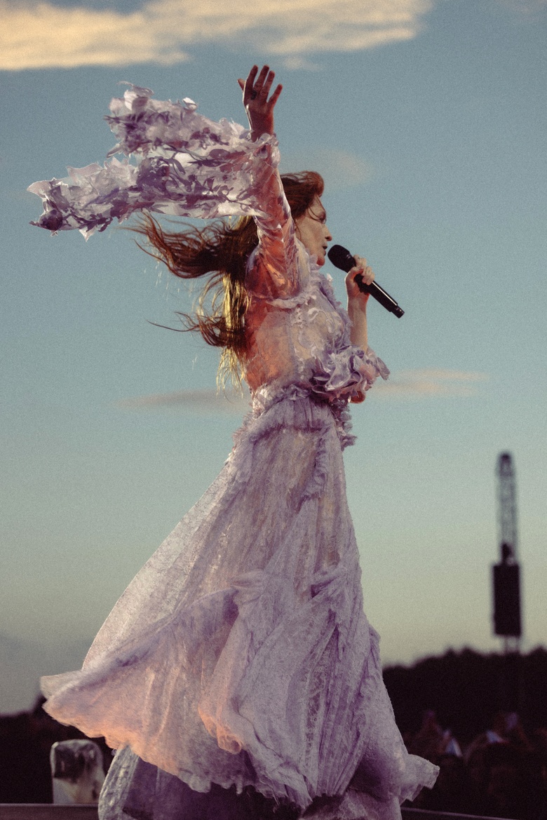 Florence Welch Commands the Spotlight in a Symphony of Style and Soul