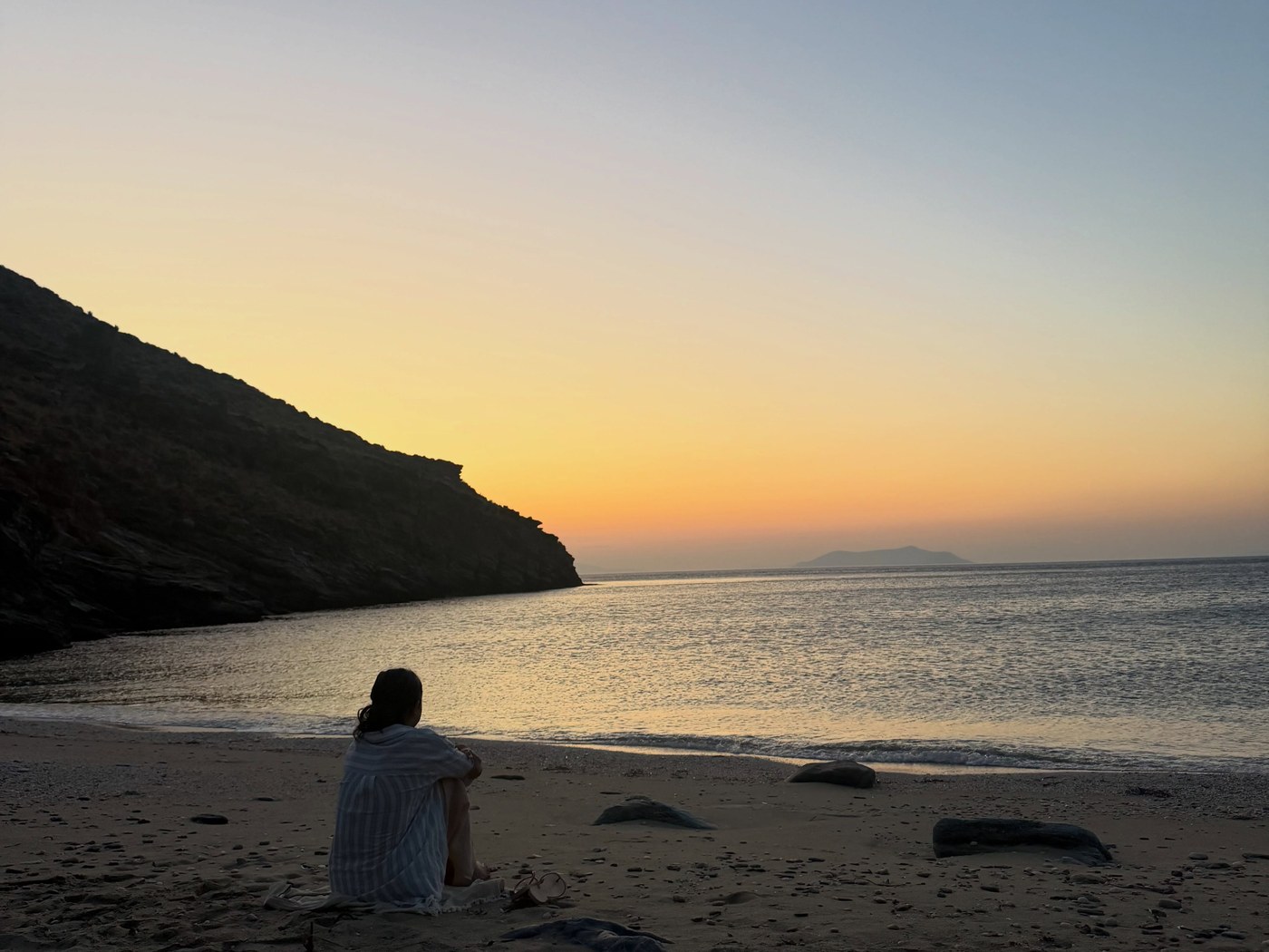 Ananya Panday’s Dreamy Greece Getaway: Effortless Style Goals!