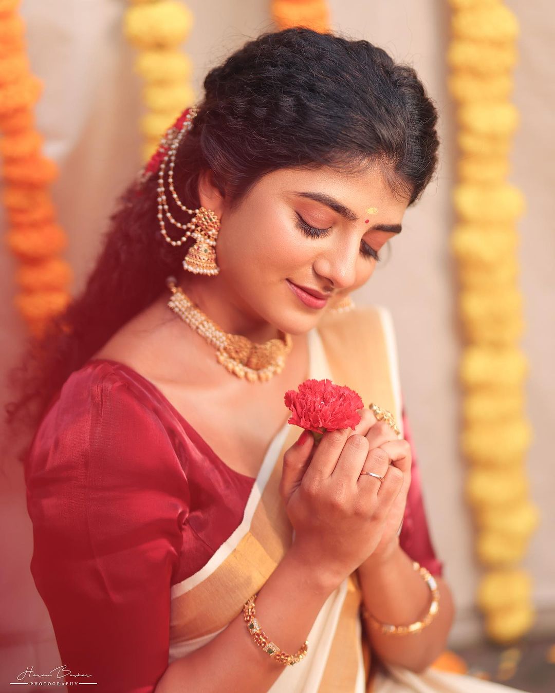 Gabriella Charlton's Elegant Onam Celebration Photos 2023