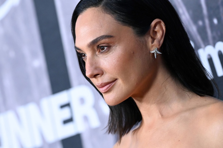 Gal Gadot Radiates Hollywood Glamour at Premiere Event