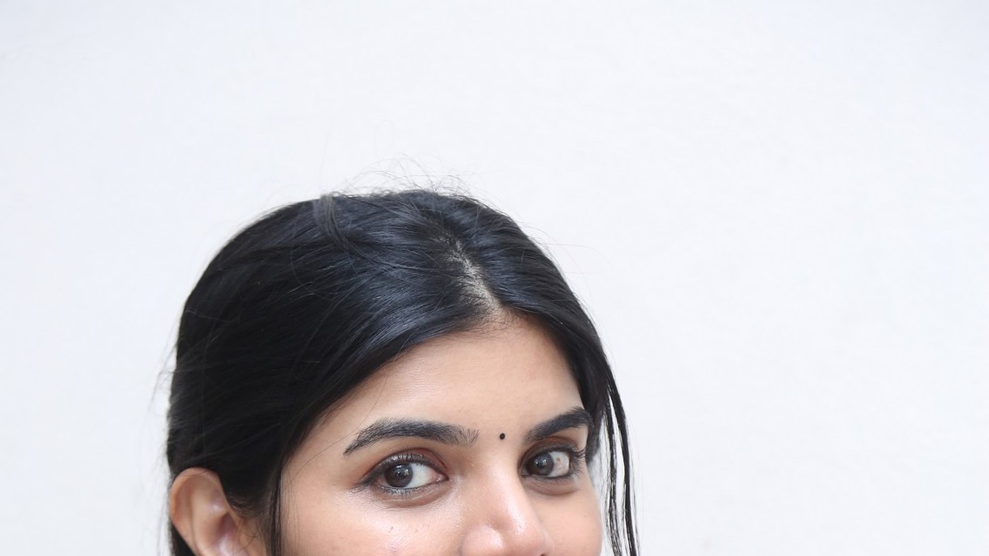 Gayathri Ramana HD Photos Latest Glamour from Movie Sets