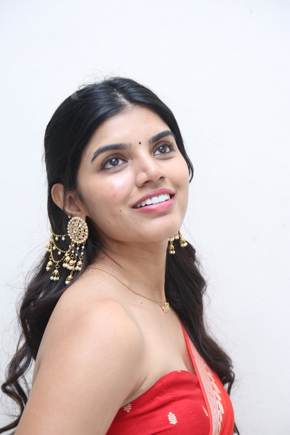 Gayathri Ramana HD Photos Latest Glamour from Movie Sets