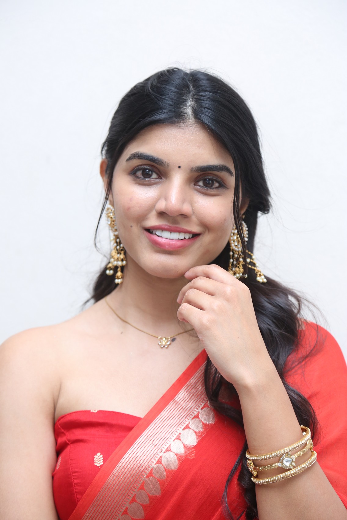 Gayathri Ramana HD Photos Latest Glamour from Movie Sets