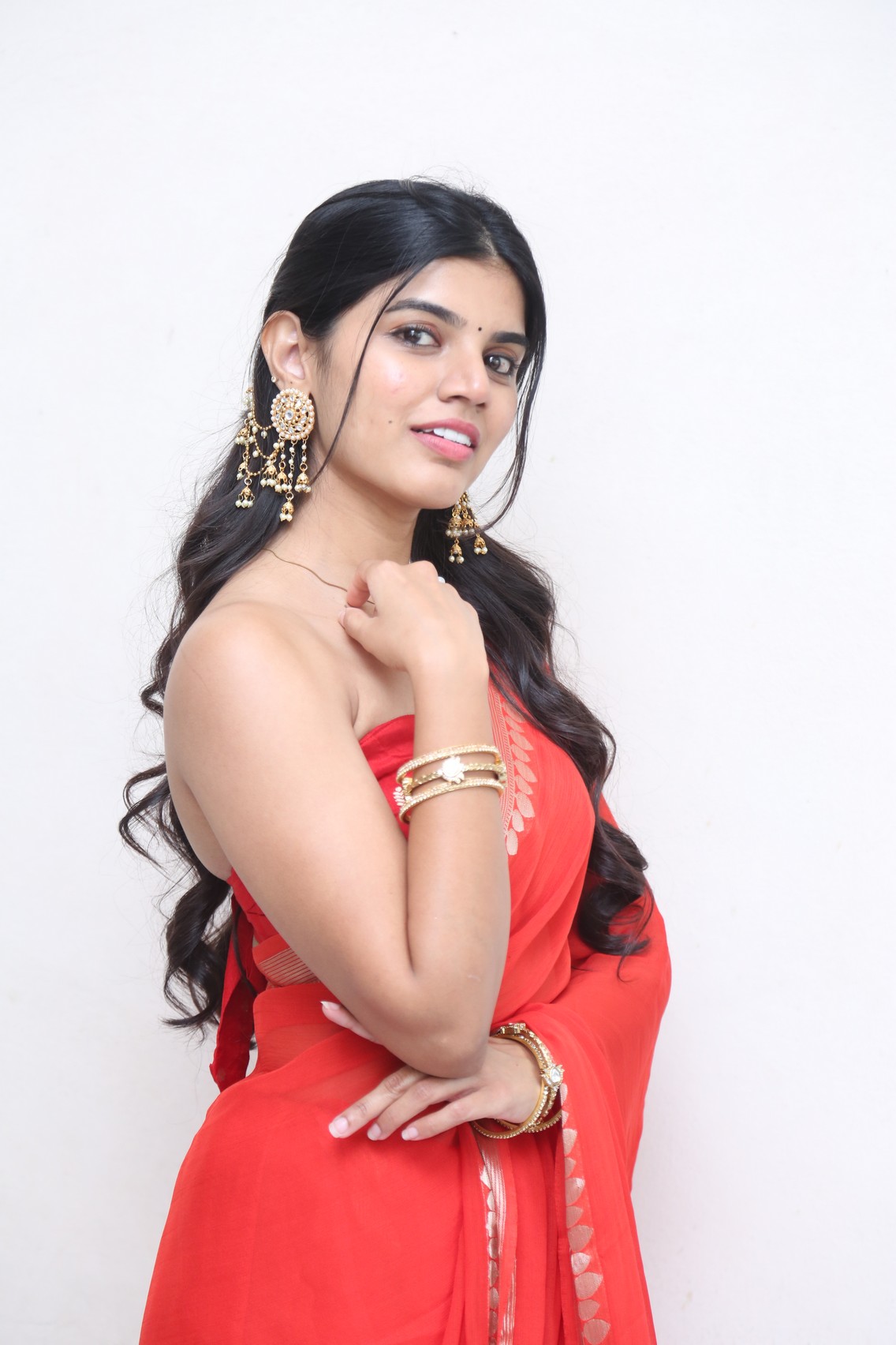 Gayathri Ramana HD Photos Latest Glamour from Movie Sets