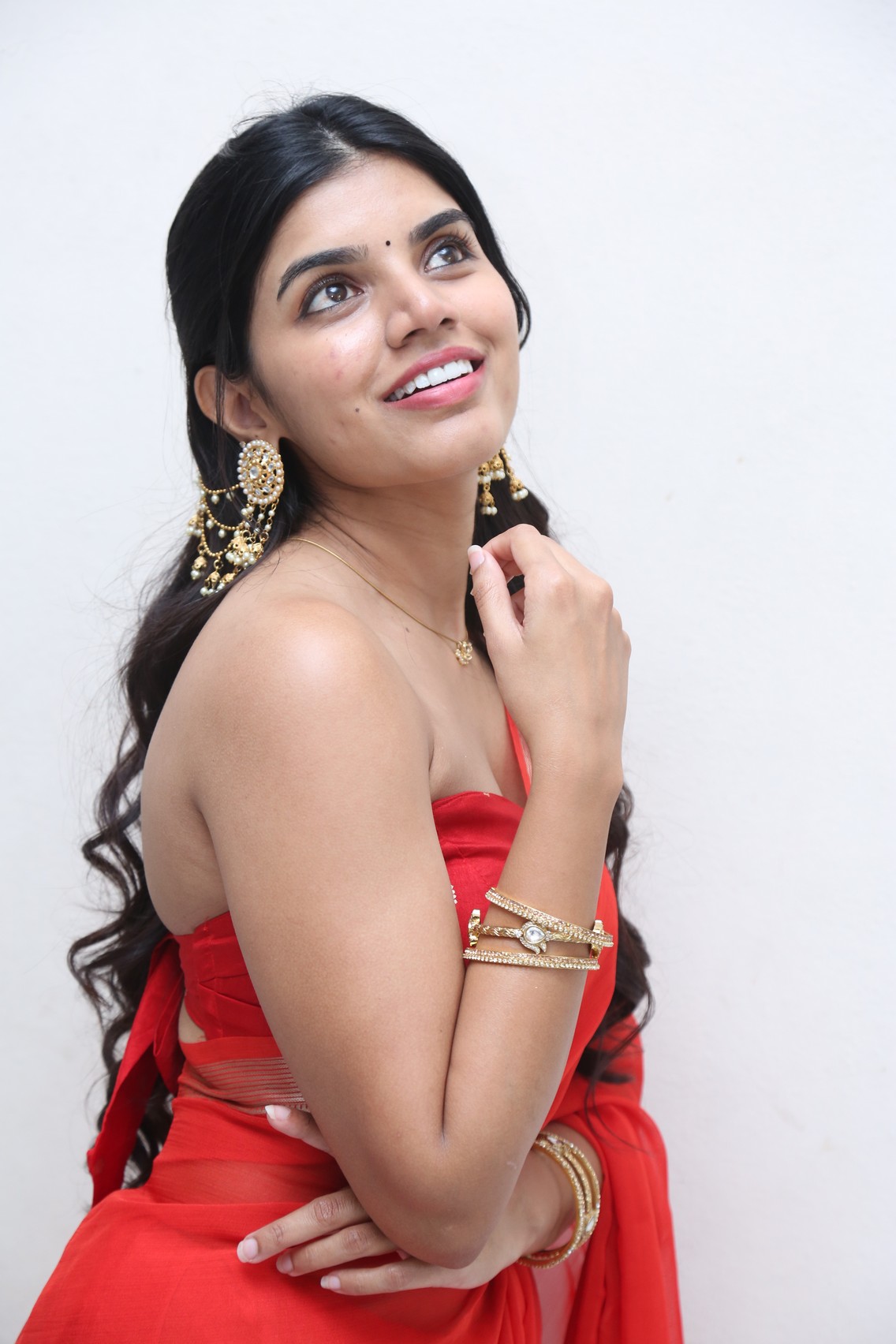 Gayathri Ramana HD Photos Latest Glamour from Movie Sets