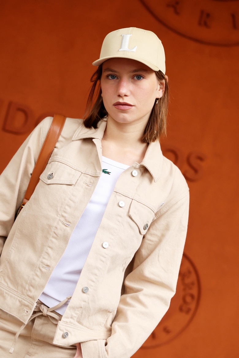 Gina Jimenez Steals the Spotlight at Paris Open Photocall!