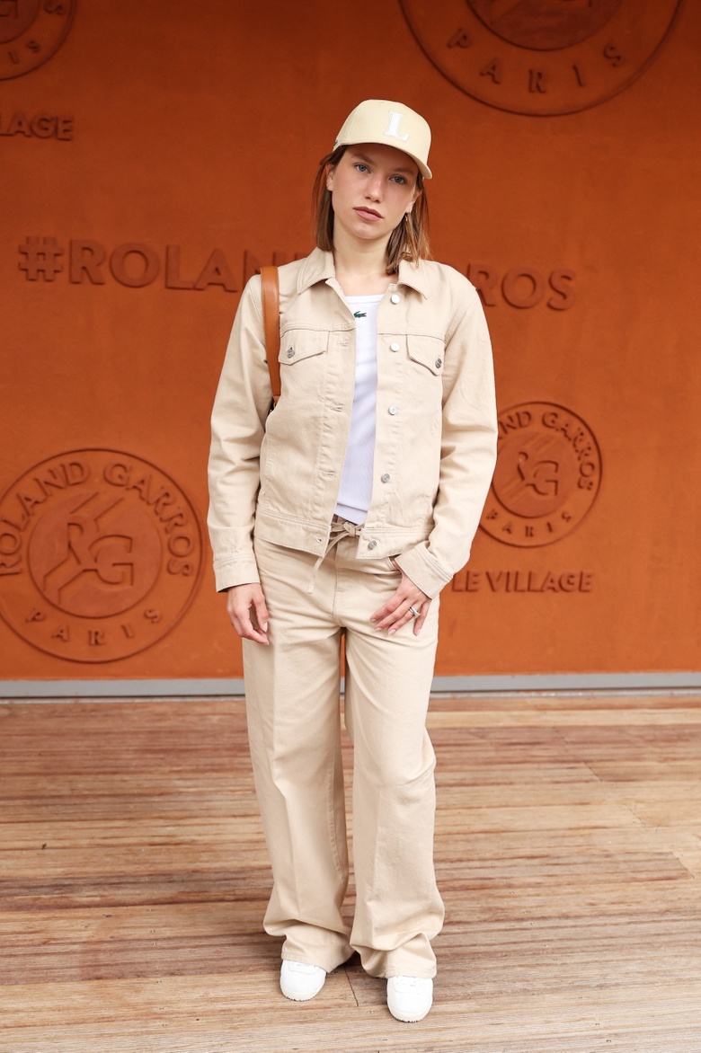 Gina Jimenez Steals the Spotlight at Paris Open Photocall!