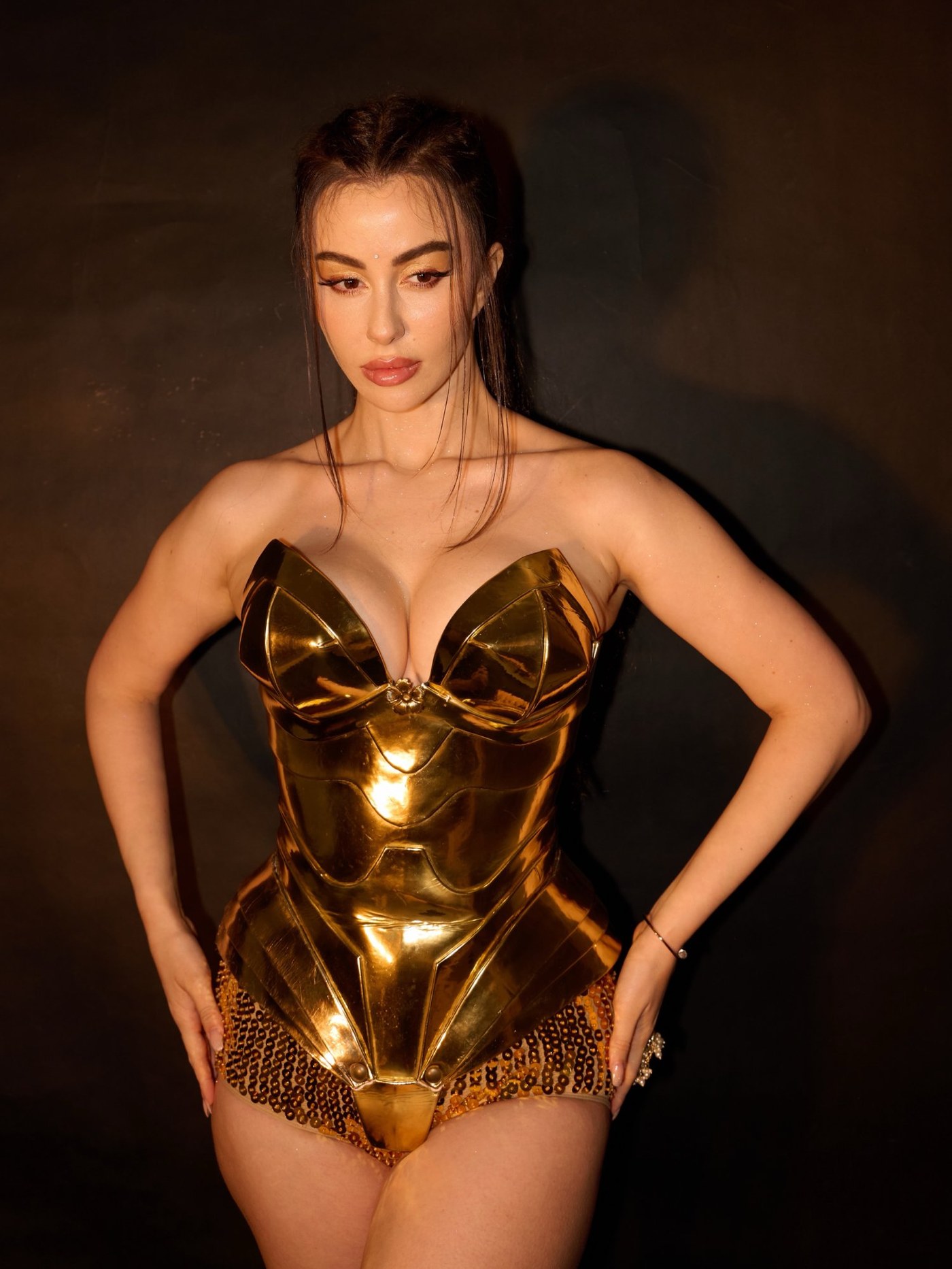 Metallic Gold Magic: Giorgia Andriani Owns the Ultimate Glamour Moment