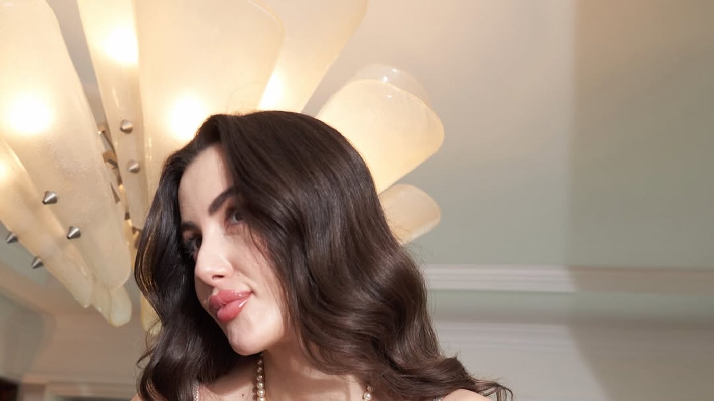 Giorgia Andriani's Stunning Blush Glam Fashion Look Goes Viral