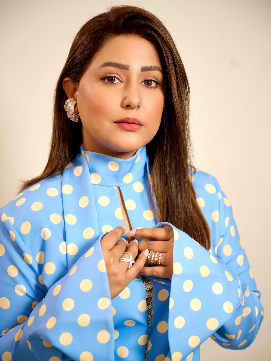 Hina Khan’s Polka Dot Perfection: A Lesson in Playful Glamour!
