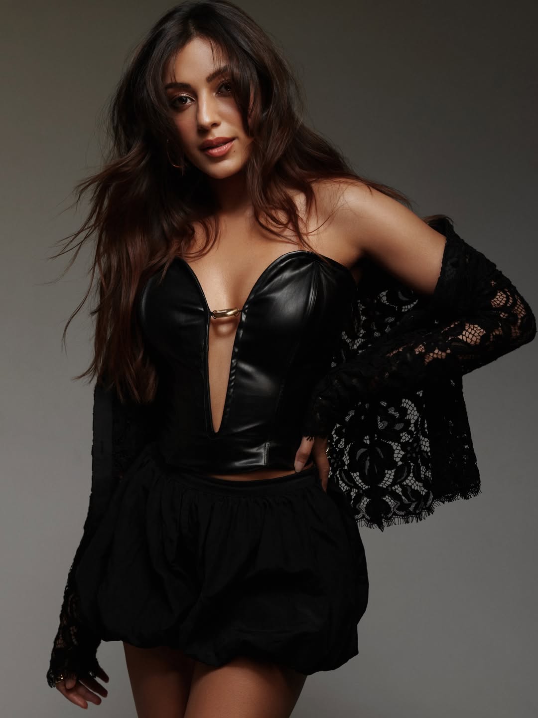 Sahher Bambba Glows Up in Stunning Ensemble Photoshoot!