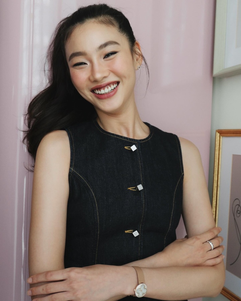 Hoyeon Jung Brings Effortless Chic to the Red Carpet Moment