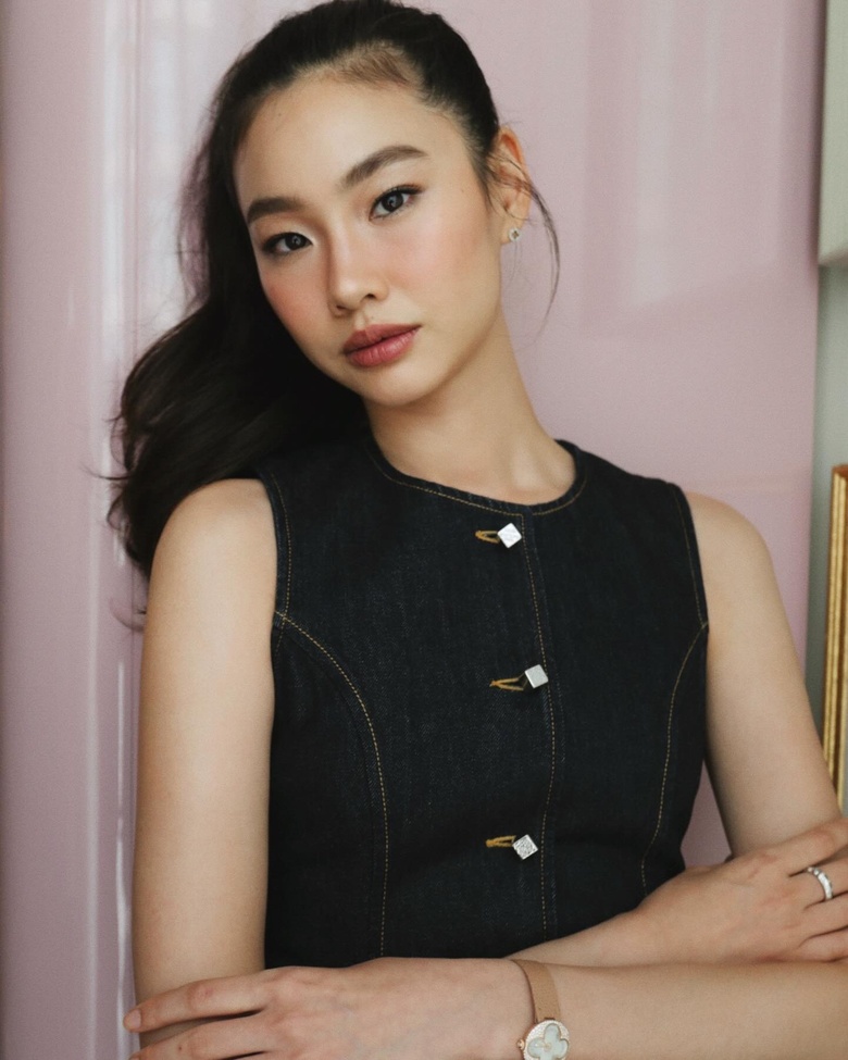 Hoyeon Jung Brings Effortless Chic to the Red Carpet Moment