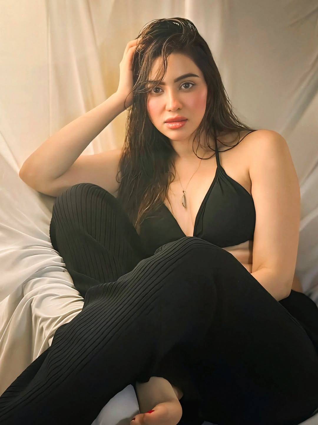 Hritiqa Chheber's Stunning Look Captures Hearts