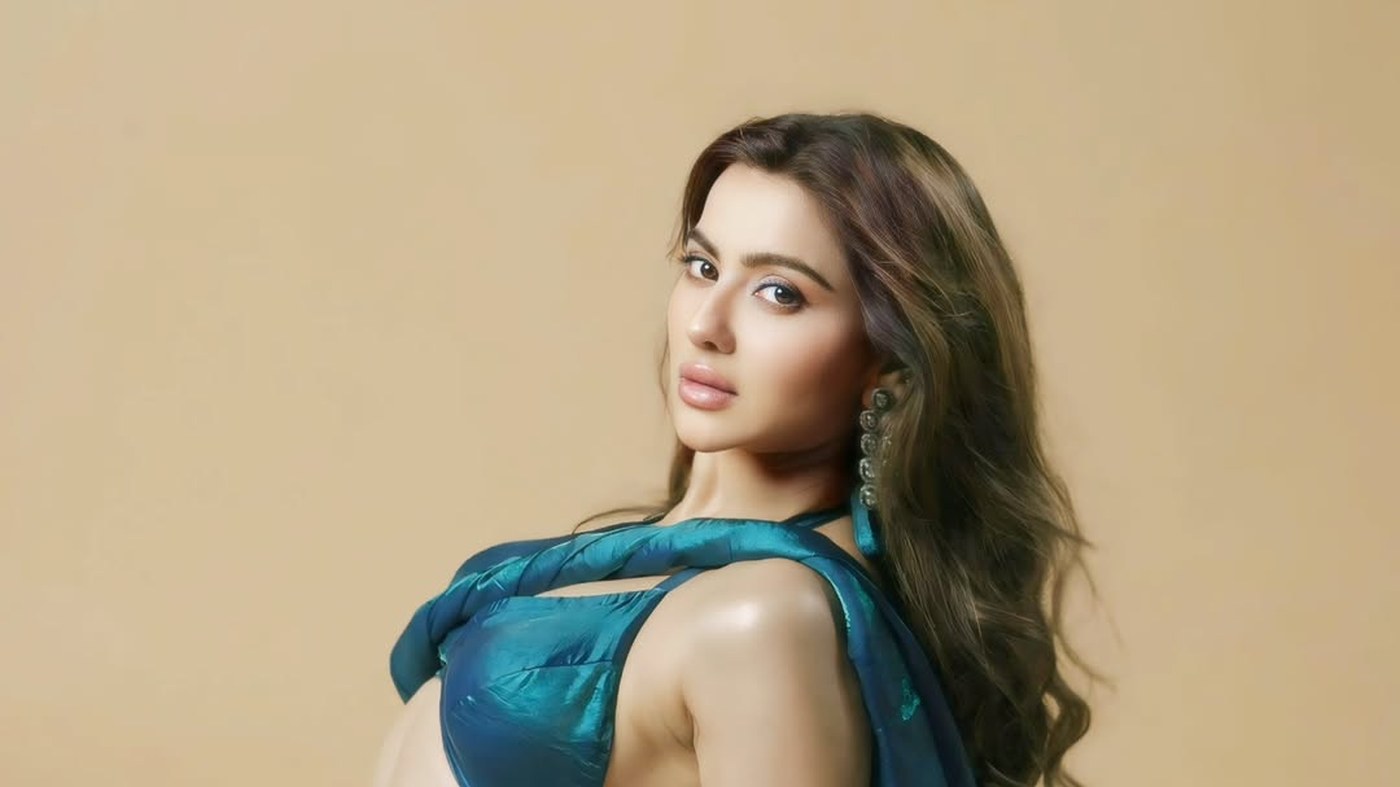 Hritiqa Chheber's Metallic Teal Saree Redefines Modern Glamour