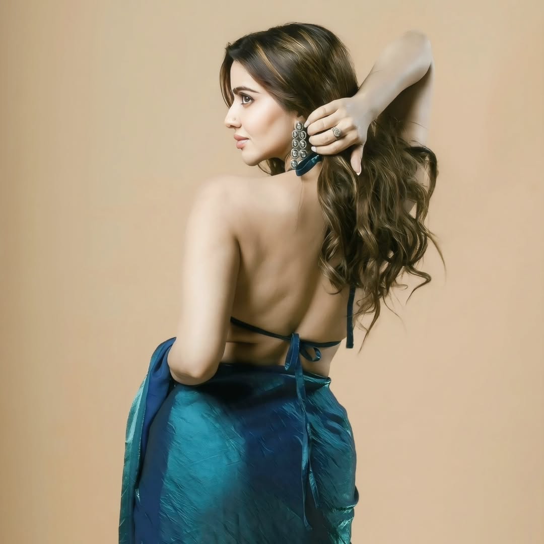 Hritiqa Chheber's Metallic Teal Saree Redefines Modern Glamour