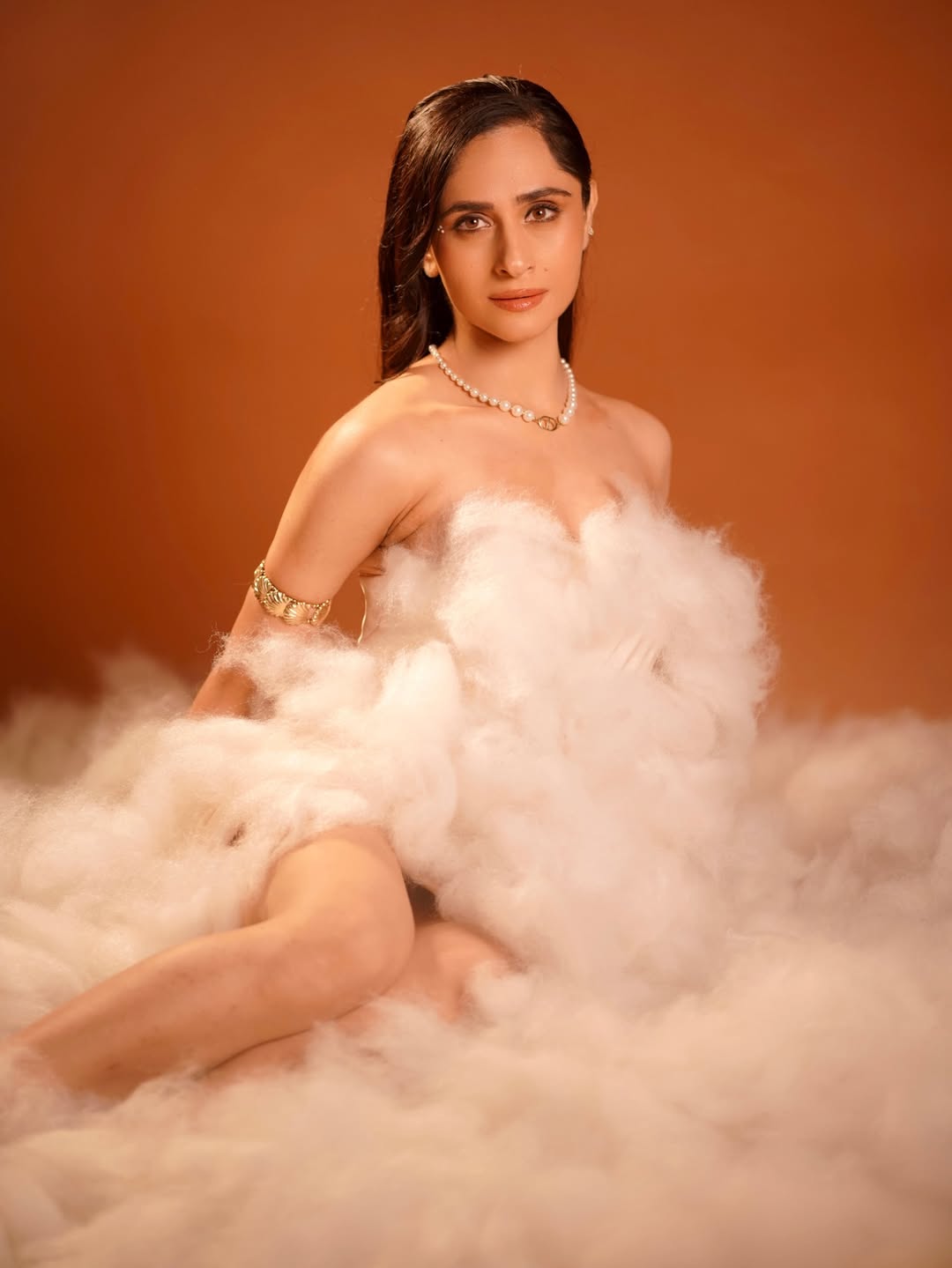 Hunar Hali's Fluffy & Glamorous Aesthetic
