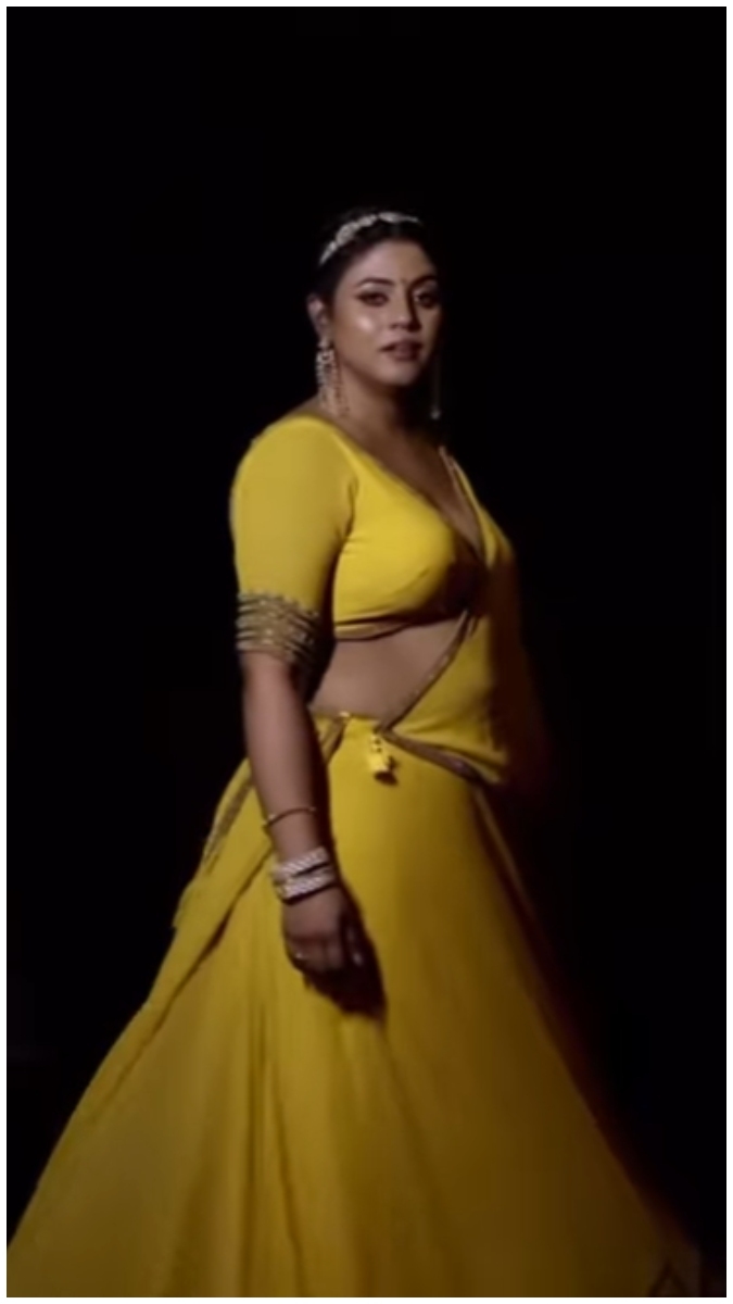 Ineya's Stunning Yellow Dress Photos Trending Across Social Media