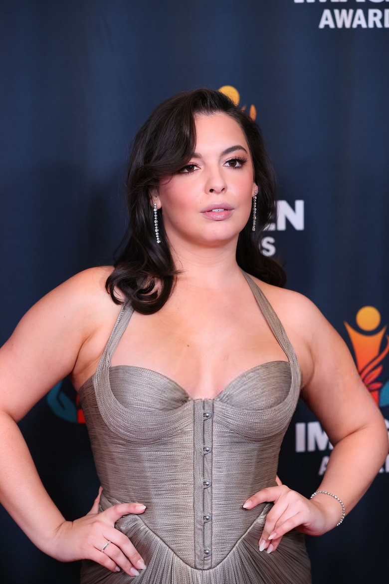 Isabella Gomez Glows: Serving Hollywood Chic at the Gala Event