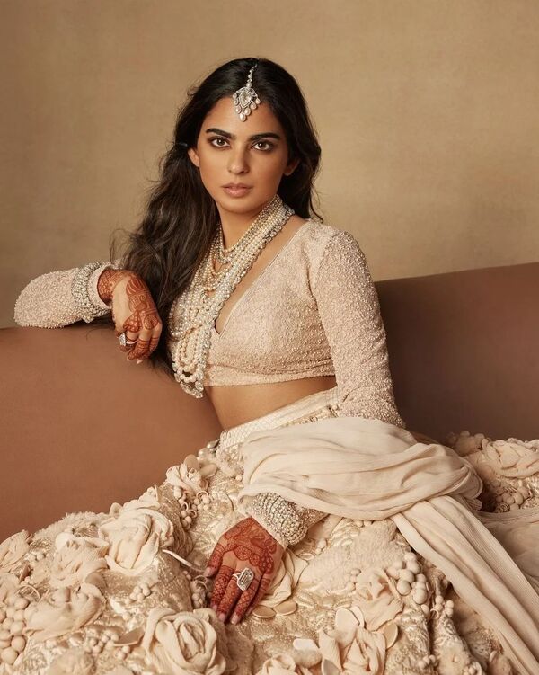 Isha Ambani’s Chic Style Choices Steal the Spotlight at Event