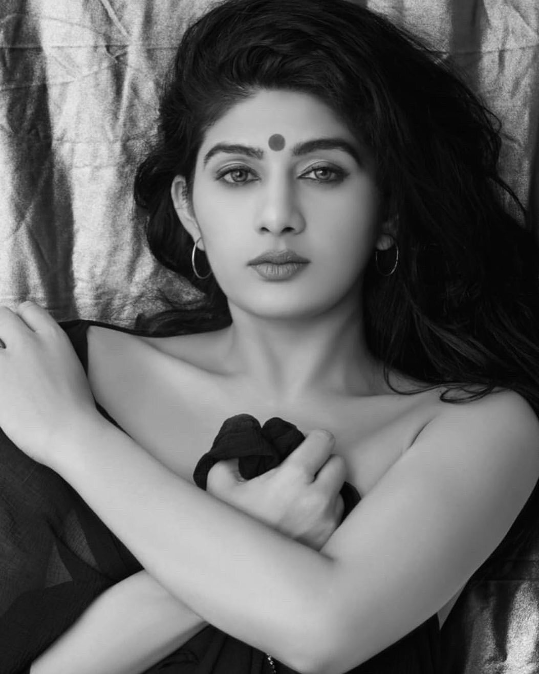 Isha Chhabra's Stunning Gallery: Capturing Effortless Glamour