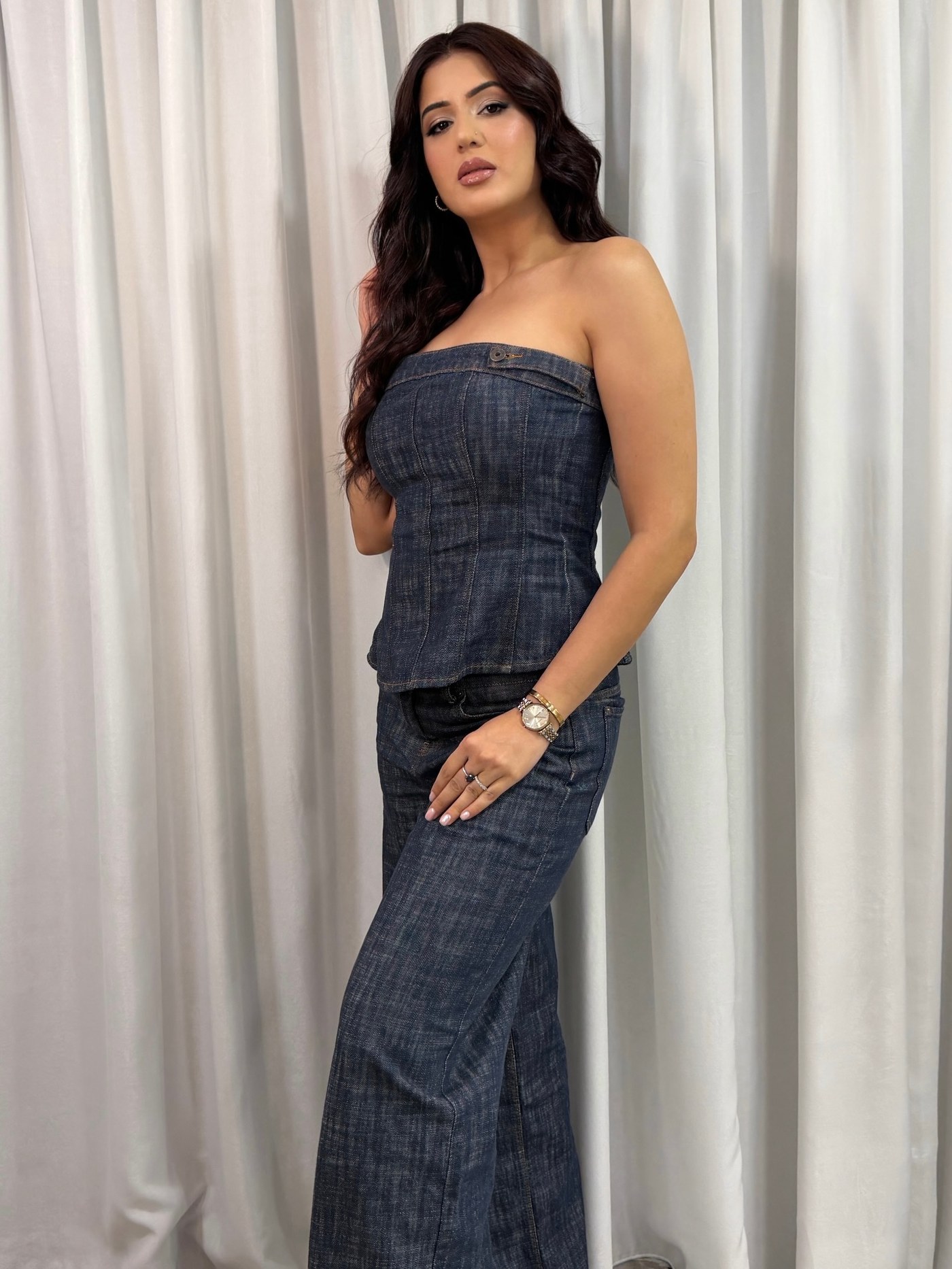 Isha Rikhi Defines Effortless Chic with Polished Confidence