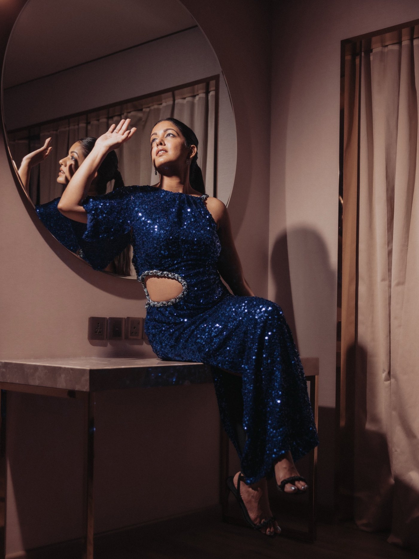 Ishita Dutta Sheth Owns the Deep Blue Dream in Effortlessly Modern Glamour