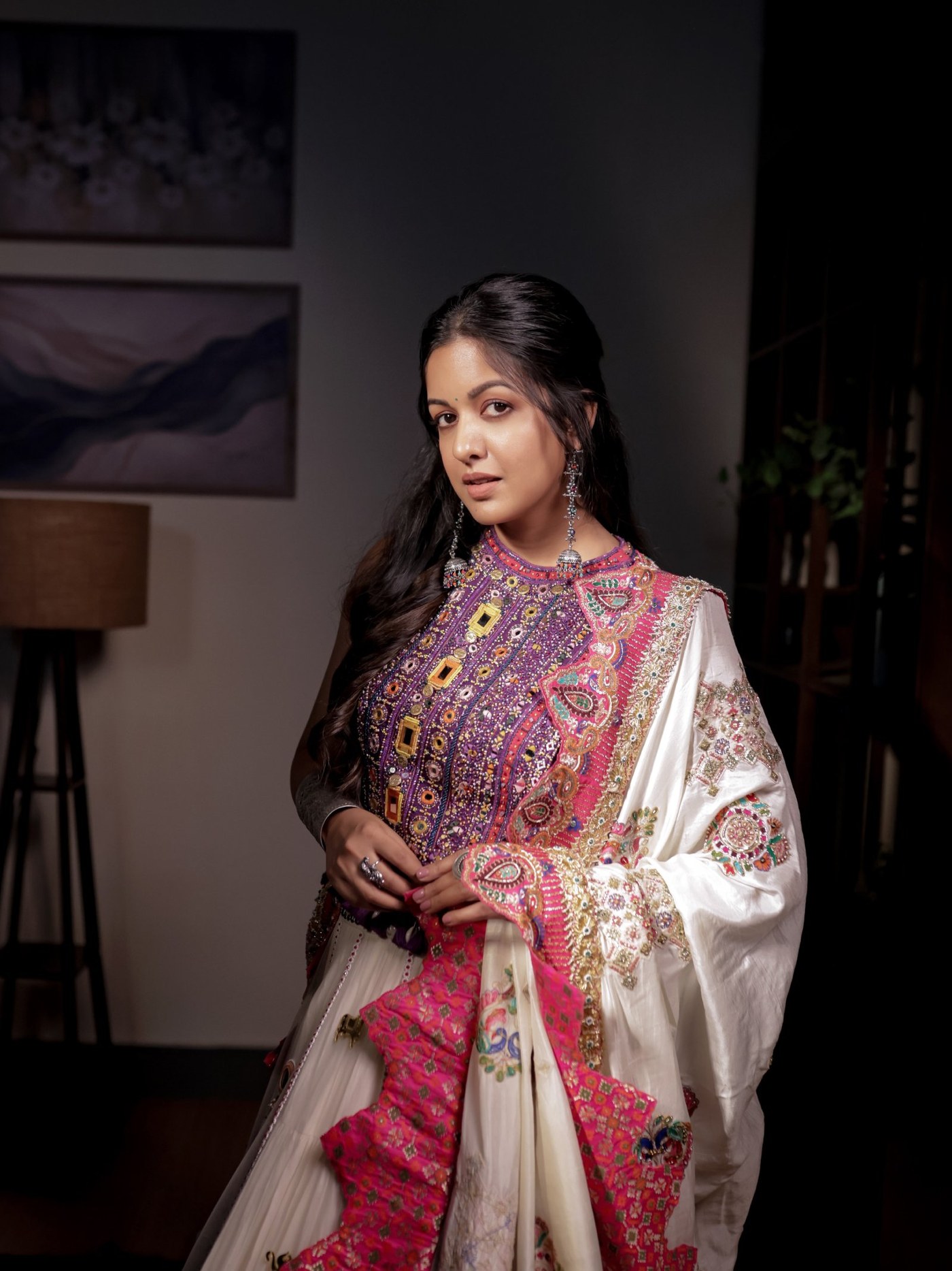 Ishita Dutta Sheth showcases a colorful lehenga blending Bengali and Gujarati styles. - Photos & Updates