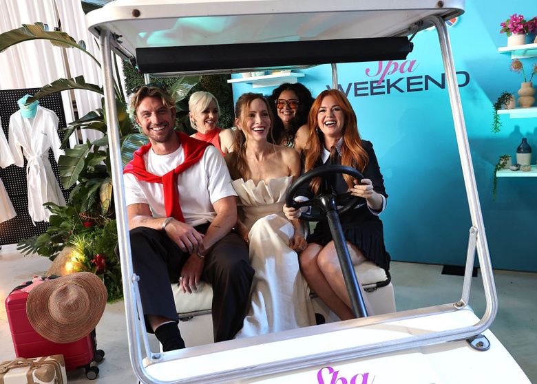 Isla Fisher's Effortless Charm at the Spa Weekend Retreat