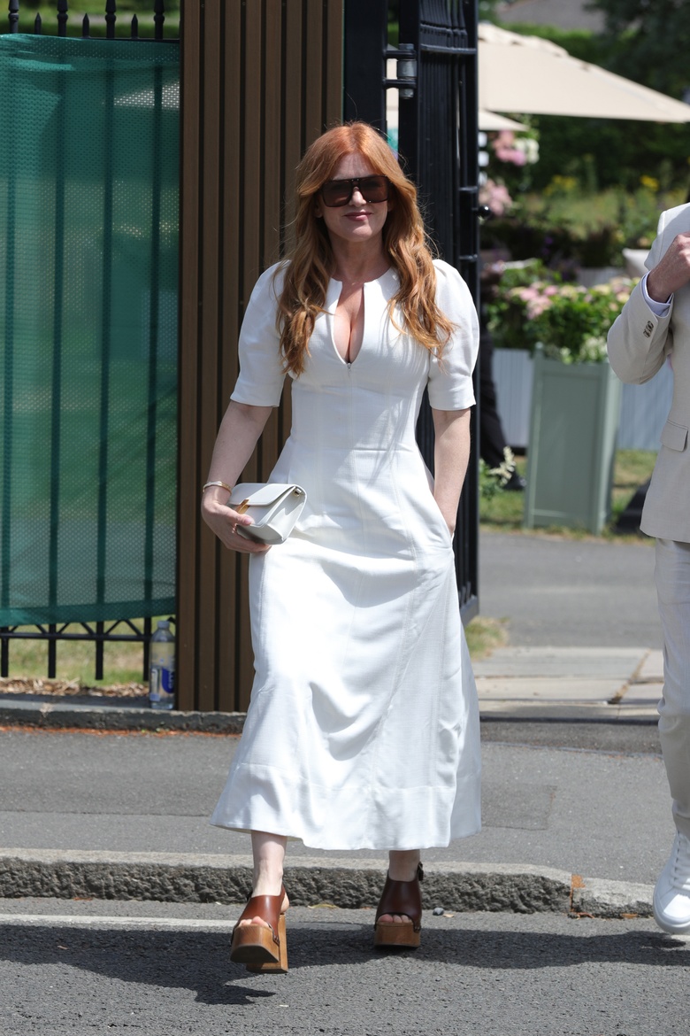Isla Fisher’s Chic Style Takes Center Stage at Wimbledon