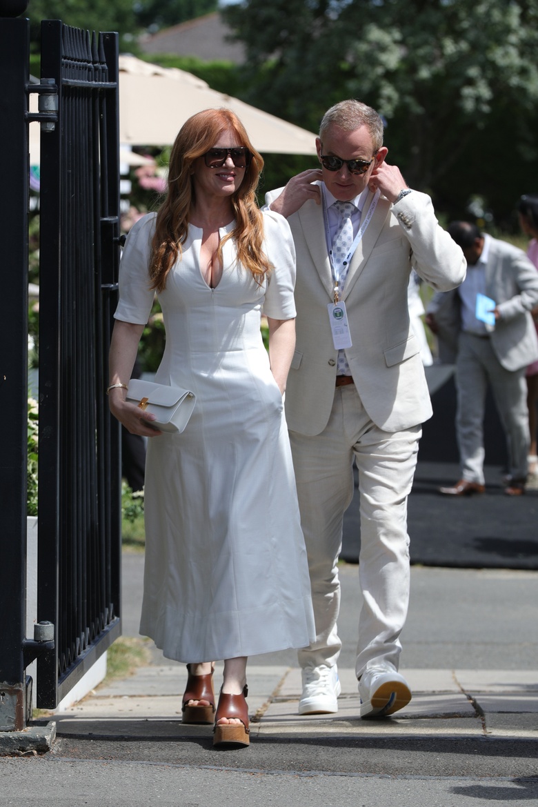 Isla Fisher’s Chic Style Takes Center Stage at Wimbledon