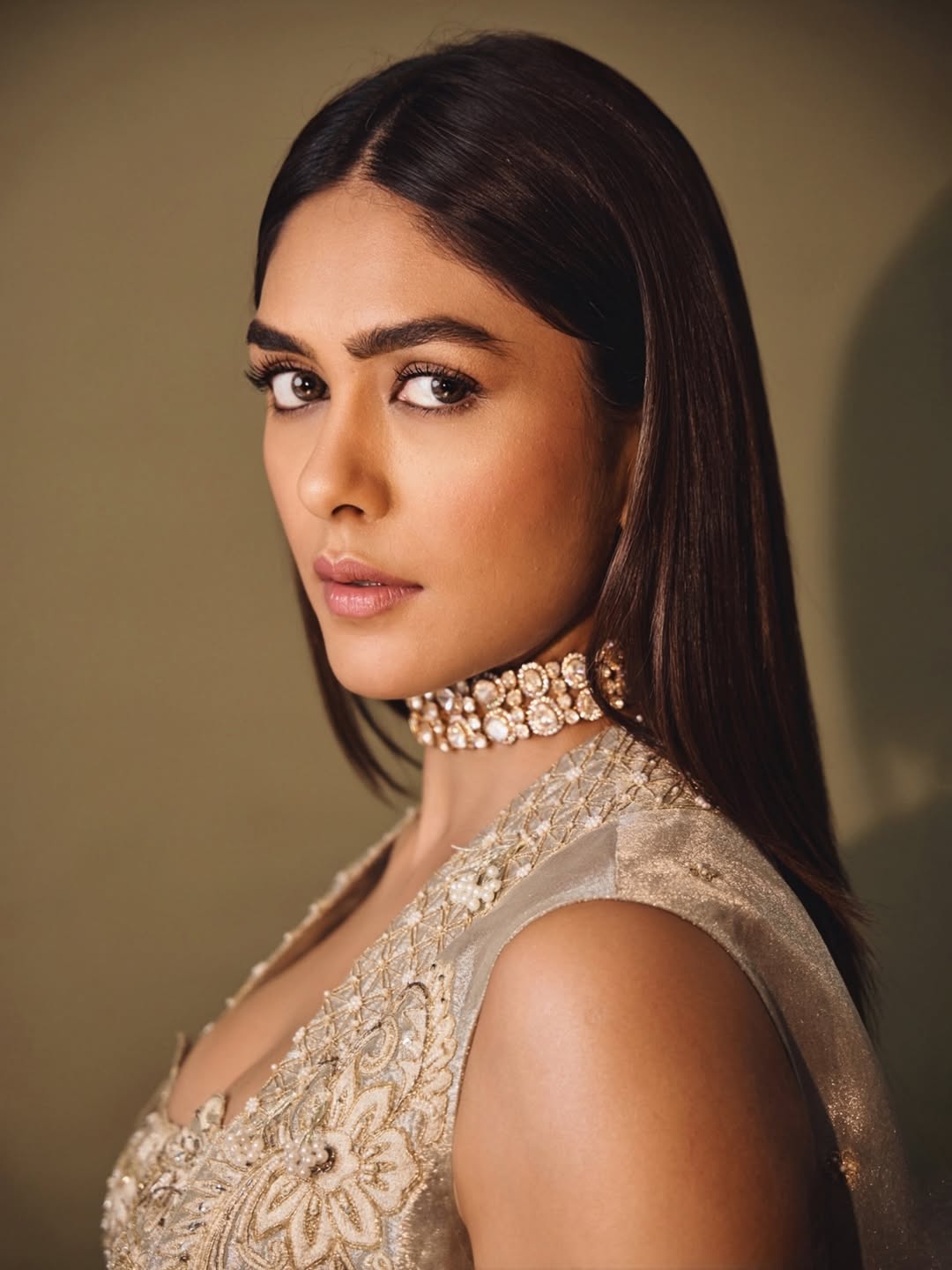 Mrunal Thakur's Ivory Glow: How One Look Defined Regal Indian Elegance