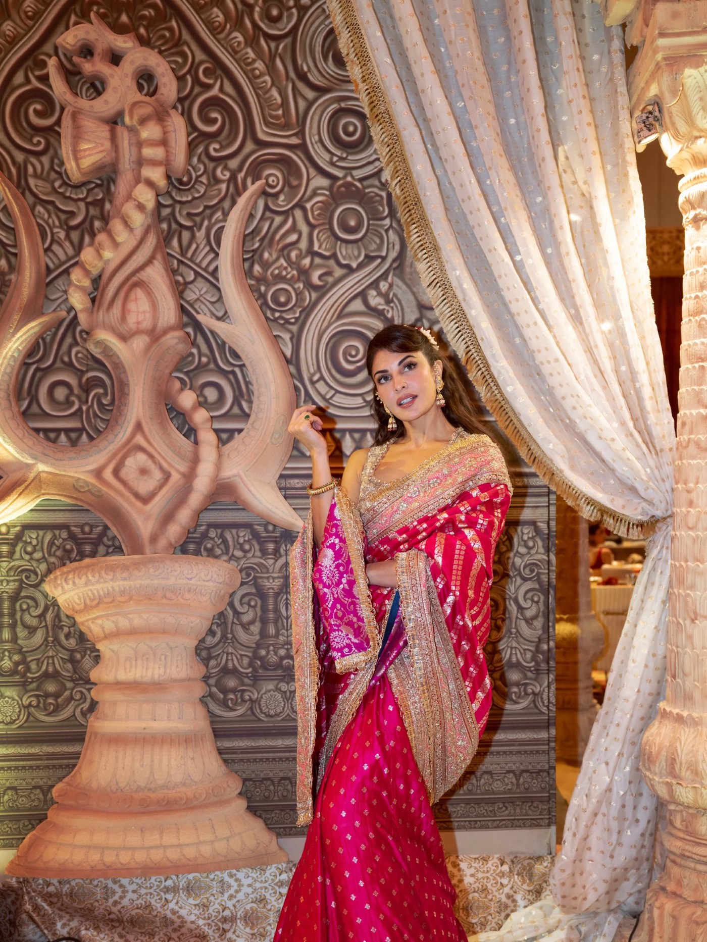 Fuchsia Saree Showcases Intricate Craftsmanship and Colour Depth